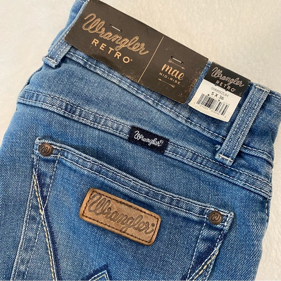 NWT Wrangler TALL Jeans Retro Light Blue Wash Mae Wide Leg Boot Cut 5 x 36" Long - Picture 2 of 6
